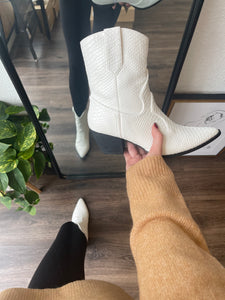 Matisse Bambi Boots // White